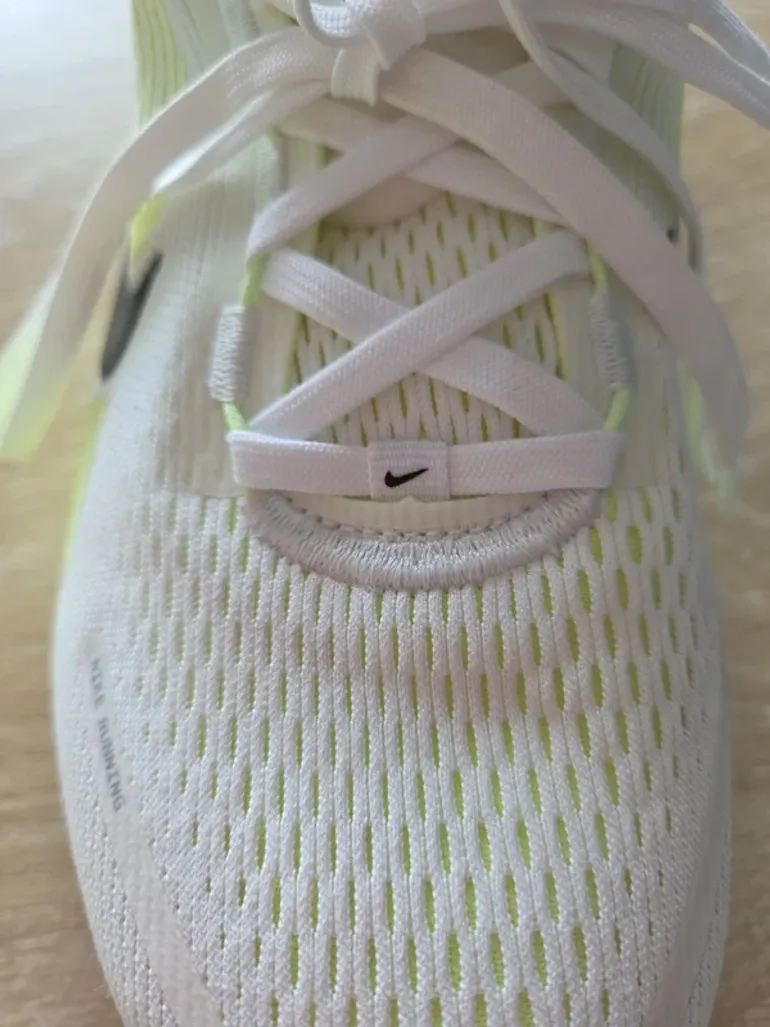 Used Nike Vomero 18 bike — image 8 of 9