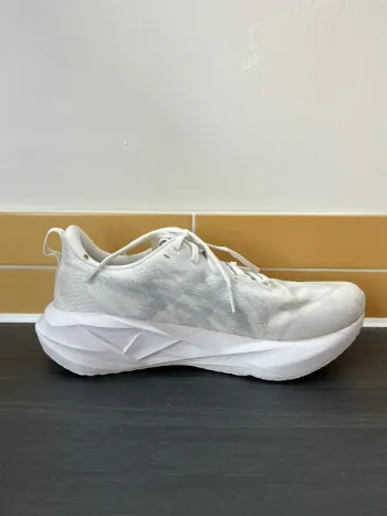 Used Asics Novablast 5 bike — image 11 of 13