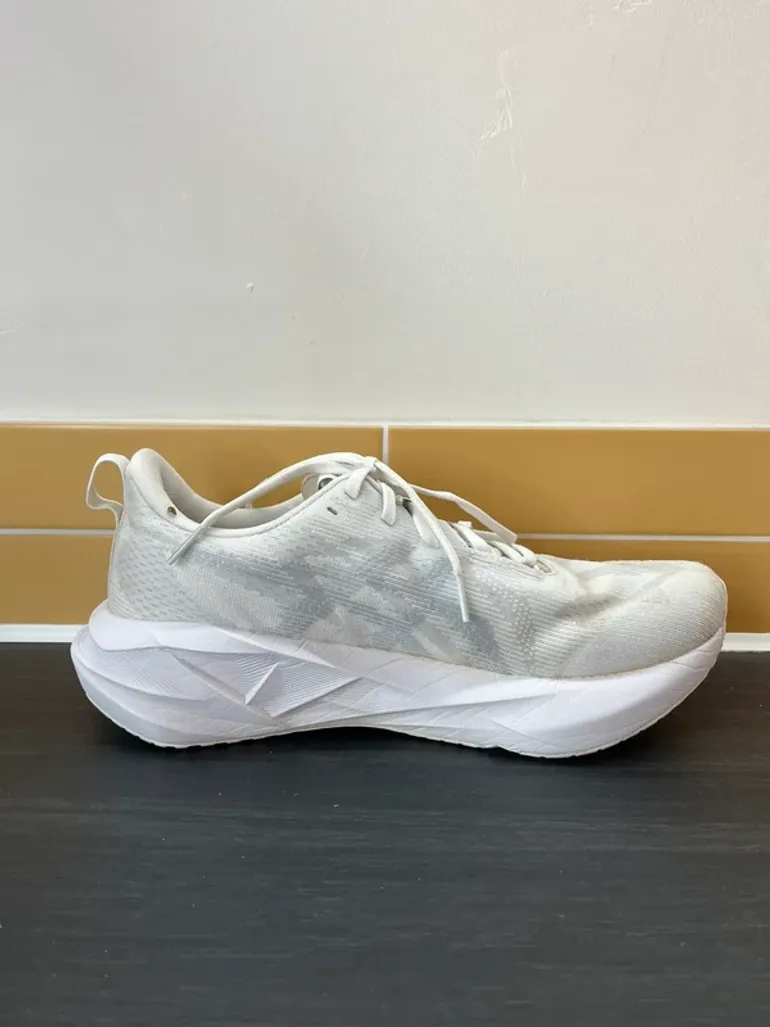 Used Asics Novablast 5 bike — image 11 of 13