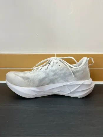Used Asics Novablast 5 bike — image 9 of 13