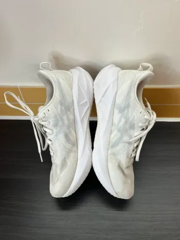 Used Asics Novablast 5 bike — image 4 of 13