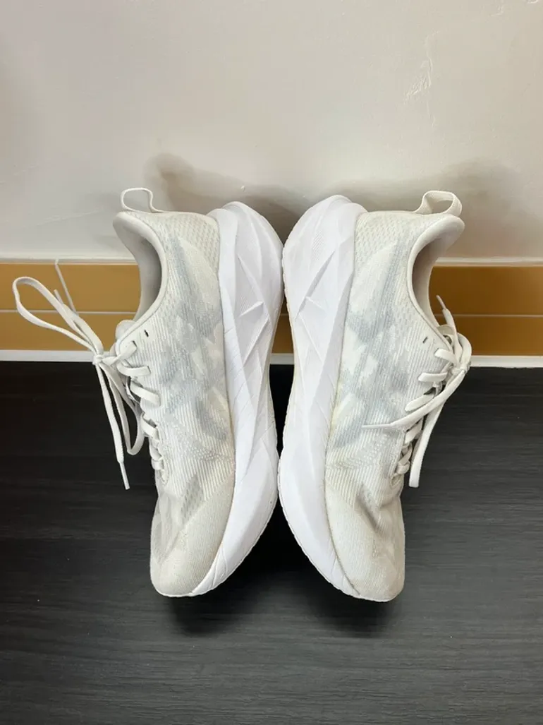 Used Asics Novablast 5 bike — image 4 of 13