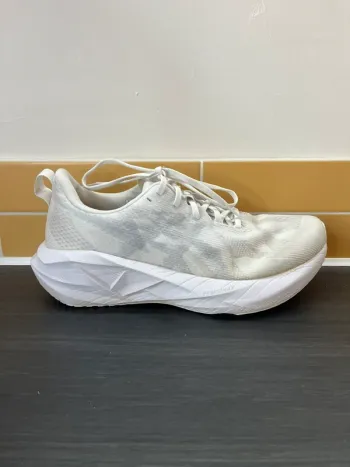 Used Asics Novablast 5 bike — image 8 of 13