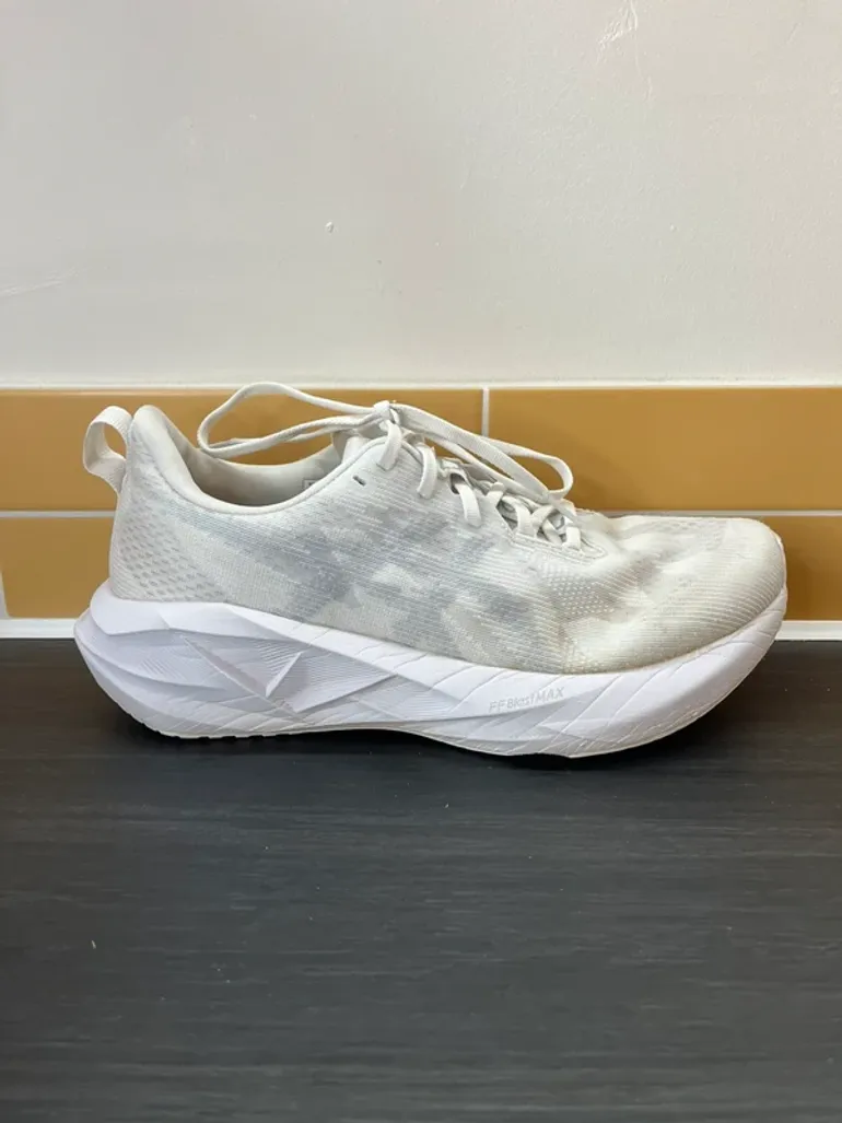Used Asics Novablast 5 bike — image 8 of 13