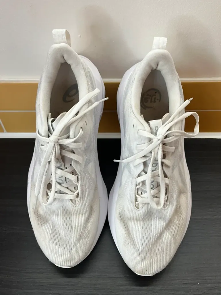 Used Asics Novablast 5 bike — image 2 of 13