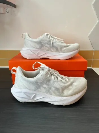 Used Asics Novablast 5 bike