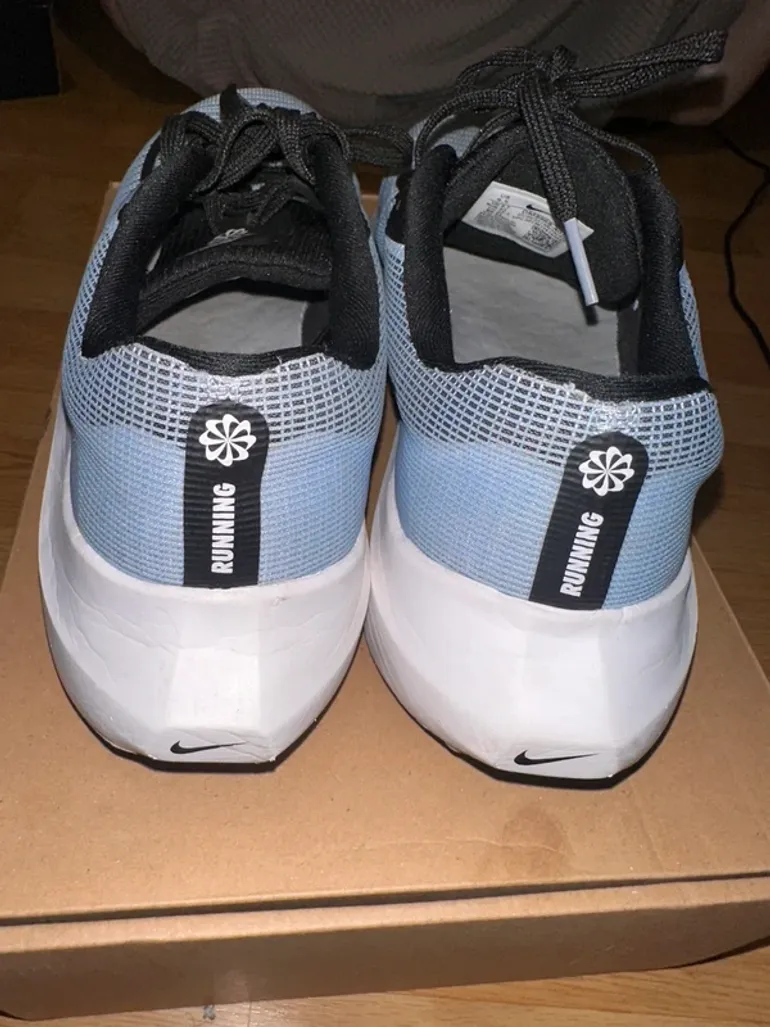 Used Nike Zoom Fly 5 bike — image 3 of 6