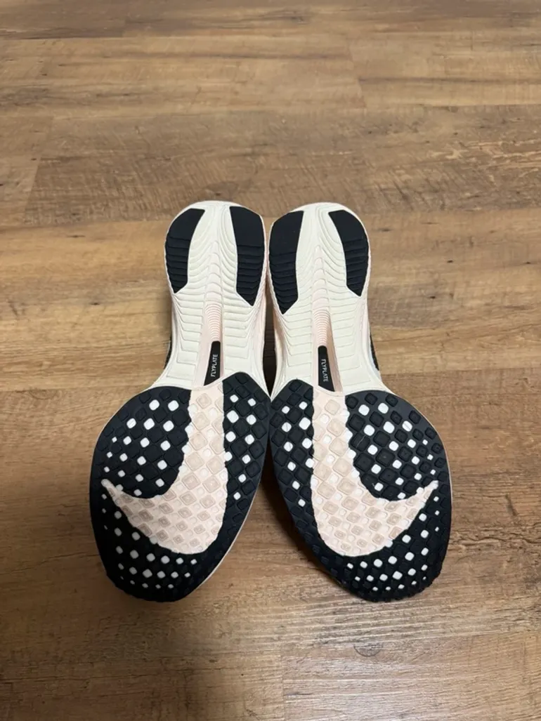 Used Nike Zoom Vaporfly 3 bike — image 5 of 7