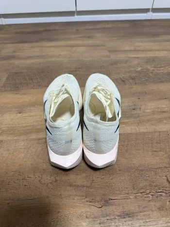 Used Nike Zoom Vaporfly 3 bike — image 4 of 7