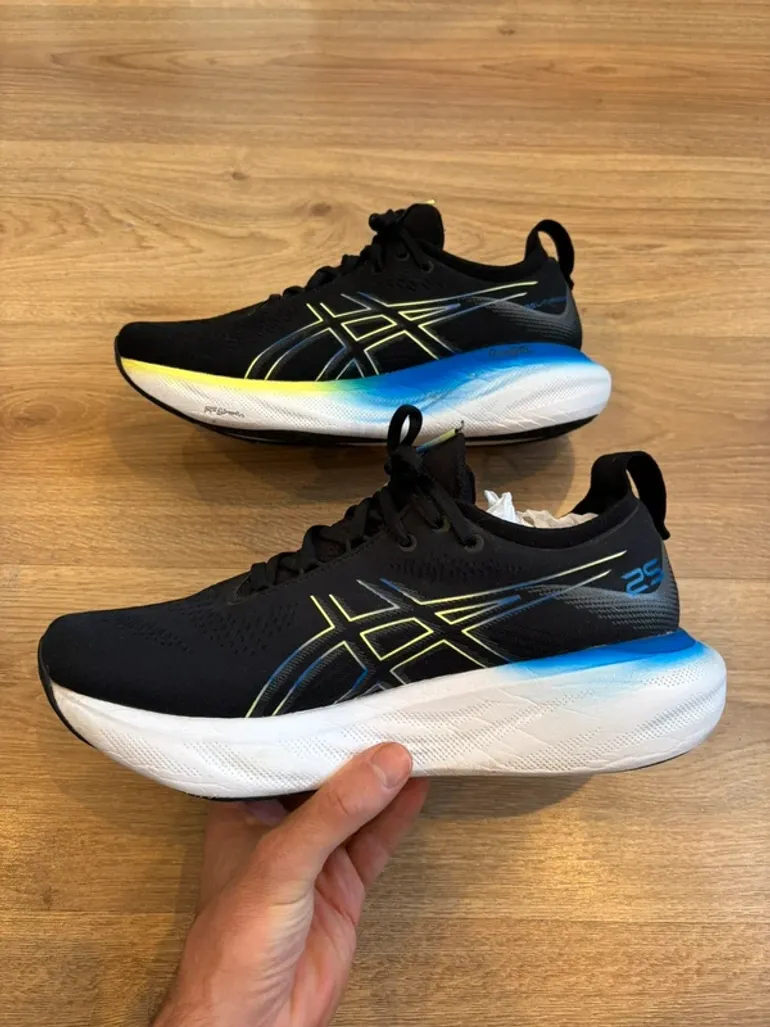 Used Asics Gel-Nimbus 26 bike — image 2 of 3