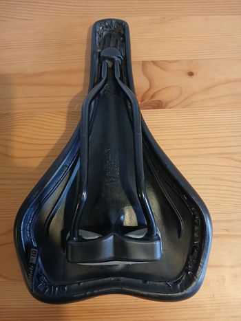 Used Sq Lab Sattel 2023 bike — image 3 of 4