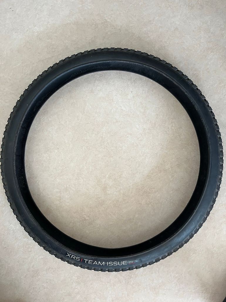 Used Bontrager XR5 Team Issue TLR 29 x 2,50 bike — image 1 of 3