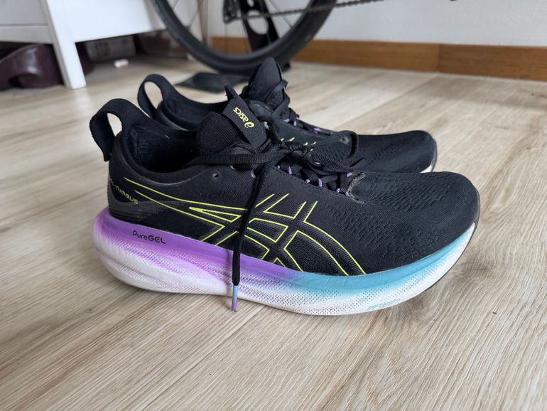 Used Asics Gel-Nimbus 25 2025 bike — image 1 of 8