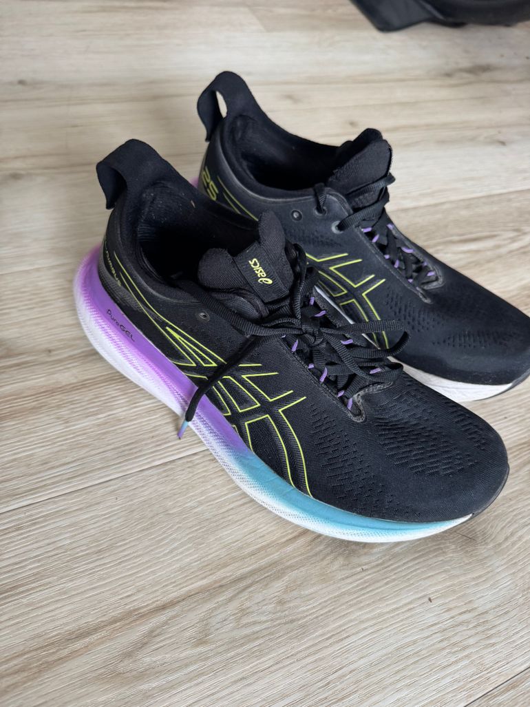 Used Asics Gel-Nimbus 25 2025 bike — image 2 of 8