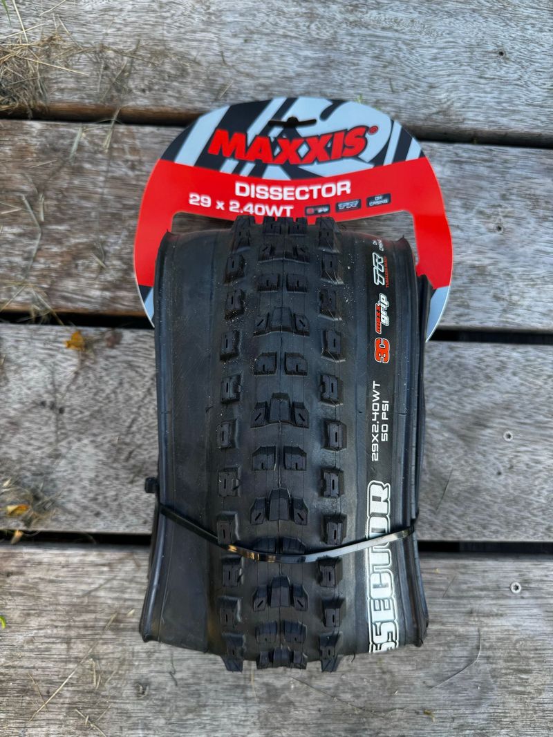 Used Maxxis Dissector Tyres & Tubes