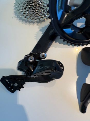 Used Shimano 105 DI2 Groupset R7170 2026 bike — image 2 of 11