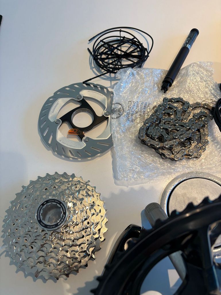 Used Shimano 105 DI2 Groupset R7170 2026 bike — image 6 of 11