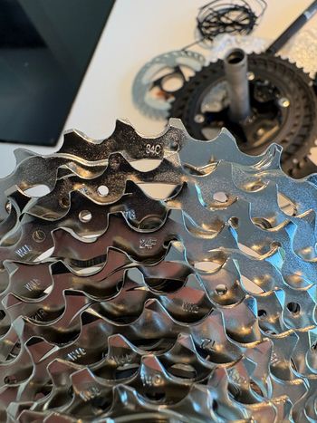 Used Shimano 105 DI2 Groupset R7170 2026 bike — image 9 of 11