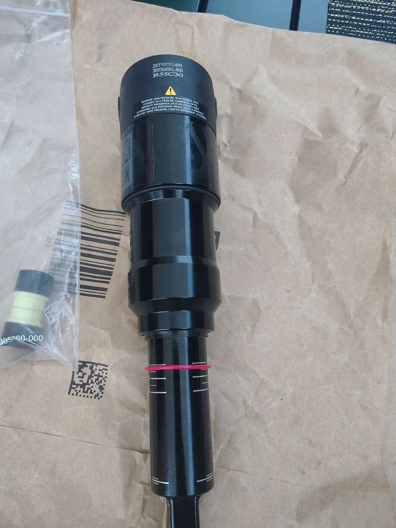 Used RockShox Deluxe Select 205x60mm 2023 bike — image 3 of 4