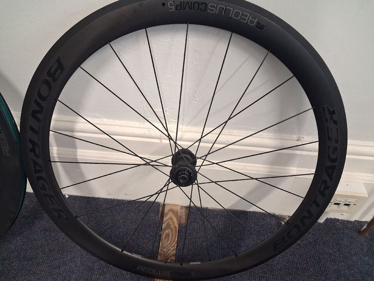 Used Bontrager Aelous 35 2024 bike — image 4 of 7