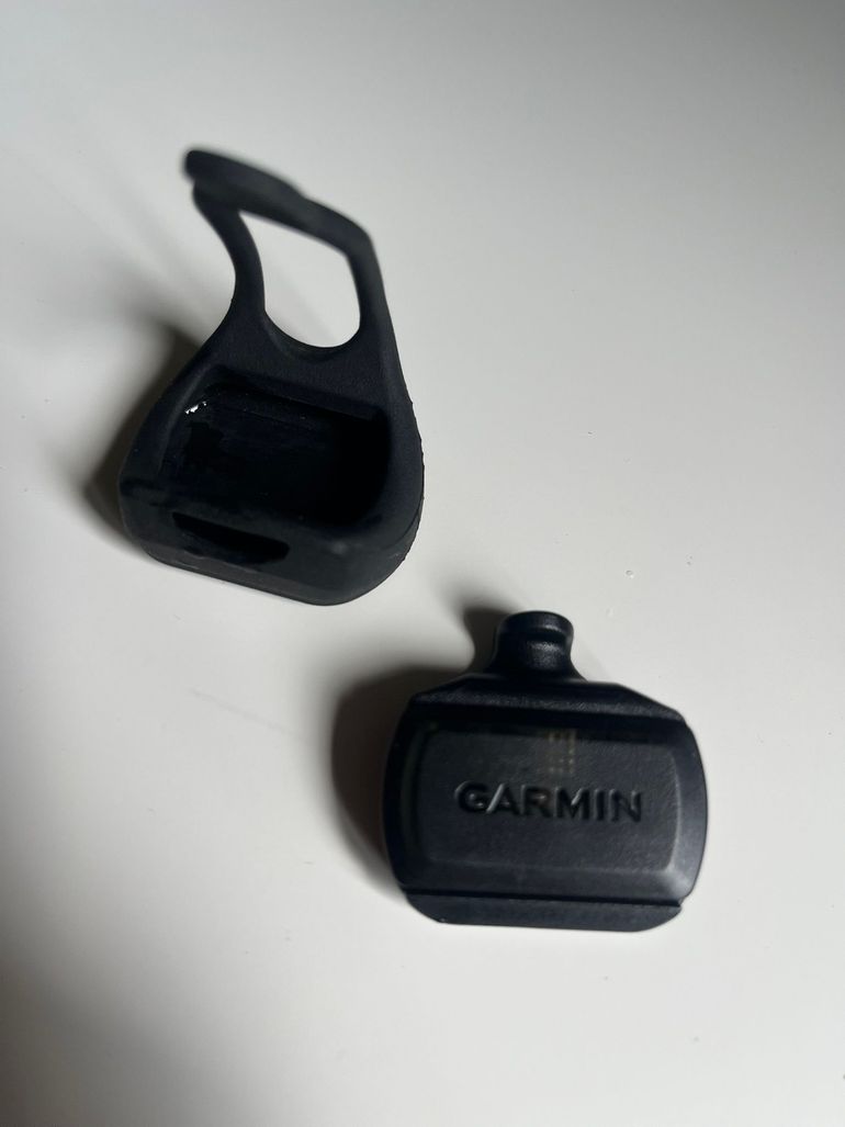 Used Garmin Speed and Cadence Sensor bike — image 3 of 4