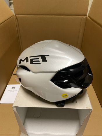 Used MET Manta MIPS Helmet bike — image 8 of 9