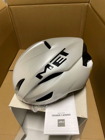 Used MET Manta MIPS Helmet bike