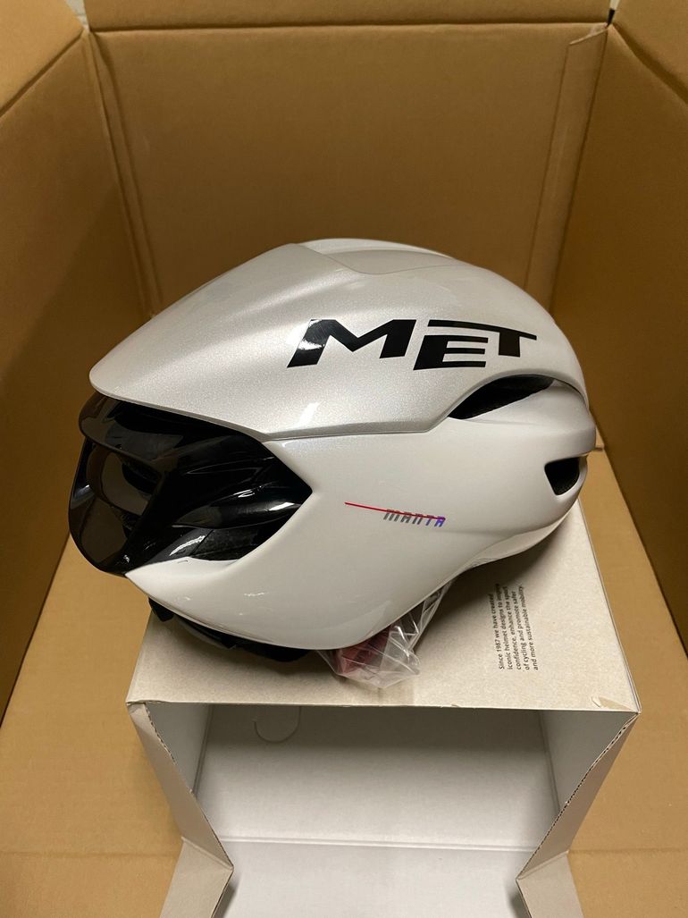 Used MET Manta MIPS Helmet bike — image 5 of 9