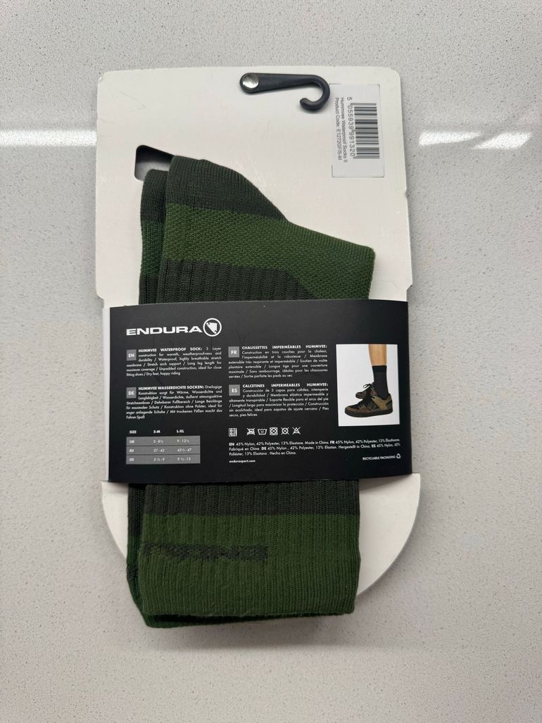 Used Endura Hummvee Waterproof Socks II bike — image 2 of 4