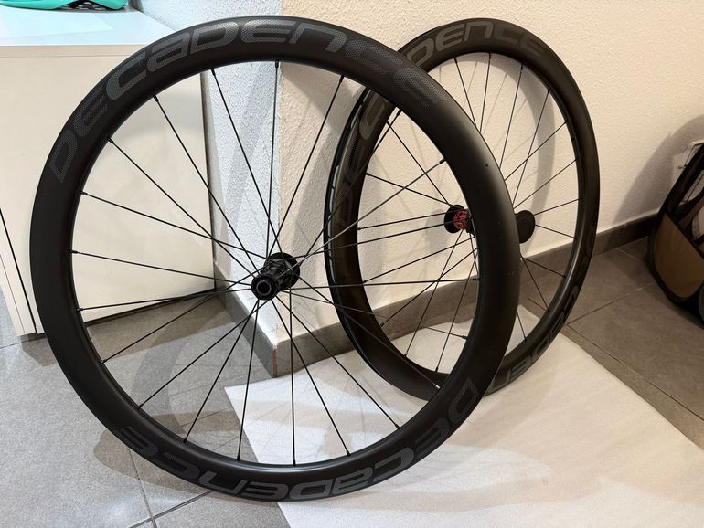Used Cadence deCADENce 49mm Carbon Disc Wheelset bike — image 7 of 7
