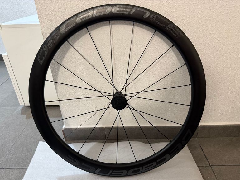 Used Cadence deCADENce 49mm Carbon Disc Wheelset bike — image 5 of 7