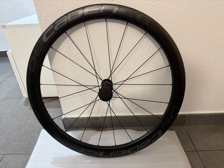 Used Cadence deCADENce 49mm Carbon Disc Wheelset bike — image 4 of 7