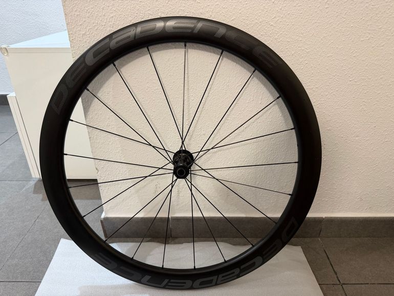 Used Cadence deCADENce 49mm Carbon Disc Wheelset bike — image 6 of 7