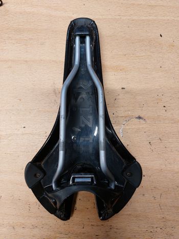 Used Fizik Ardea Saddle bike — image 5 of 5