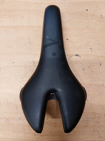 Used Fizik Ardea Saddle bike — image 2 of 5