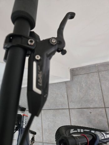 Used Sram Level Ultimate Stealth bike — image 2 of 5