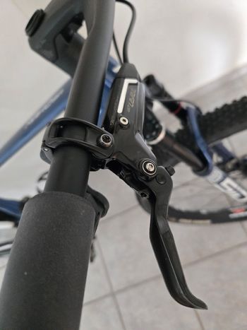 Used Sram Level Ultimate Stealth bike