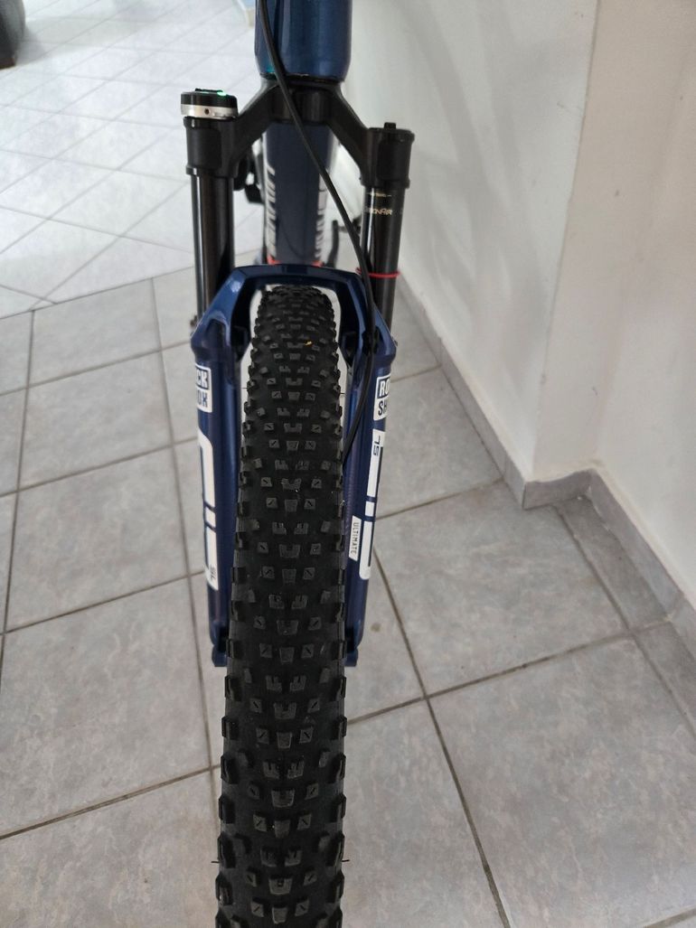 Used RockShox Flight Attendant Suspension Fork bike — image 2 of 4