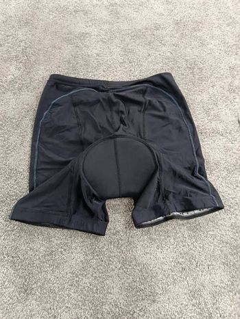 Used Les Mills cuissard court velo femme taille L - 04 7402 cyclisme route respirant Longue distance bike — image 4 of 5