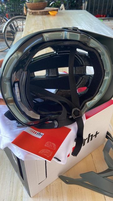 Used Rh+ Casco Helmet 2023 bike — image 4 of 6