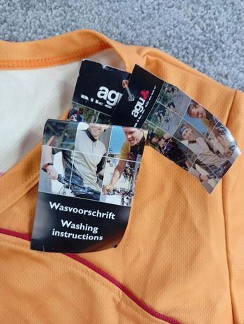 Used AGU Maillot Femme Taille M - 21126r - neuf - Brodé - Col en V bike — image 2 of 6