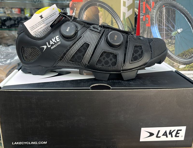 Used Lake MX242 Blanco 43 Wide Cycling Shoes