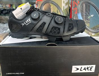 Used Lake MX242 Blanco 44 Wide bike