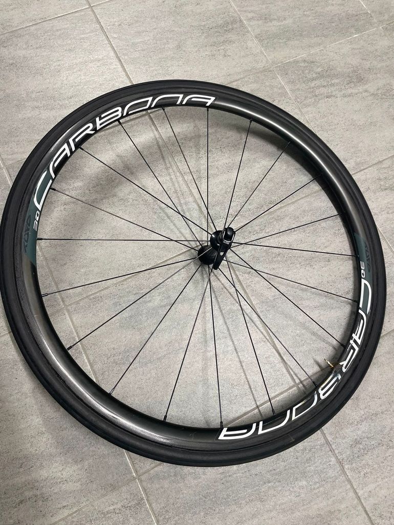Used Tufo carbona 2020 bike — image 3 of 6