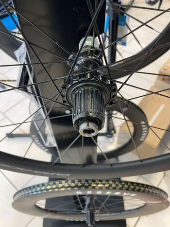 Used Shimano Dura-Ace C50 Wheelset bike — image 3 of 11