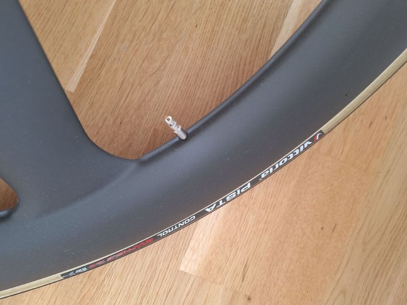 Used Light bycicle Front Track Wheel 2025 bike — image 3 of 4