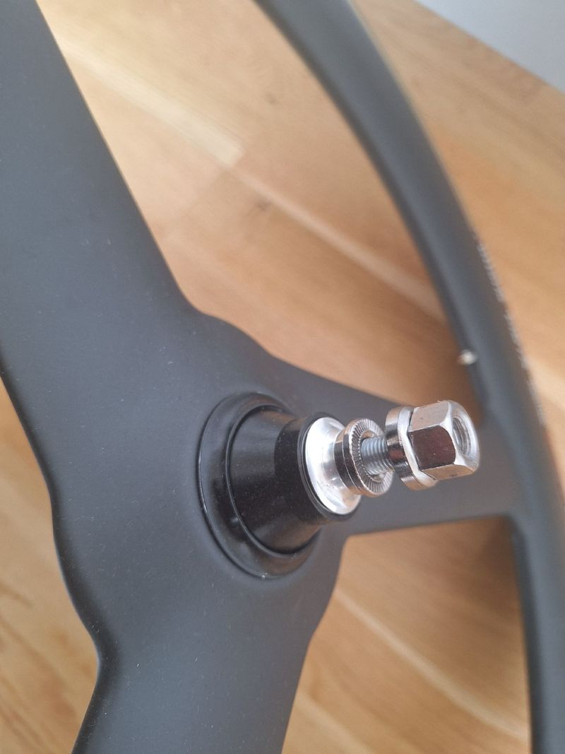 Used Light bycicle Front Track Wheel 2025 bike — image 4 of 4