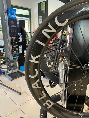 Used Black Inc 48|58 Wheelset bike — image 9 of 14