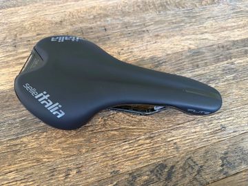 Used Selle Italia Flite Saddles & Seatposts