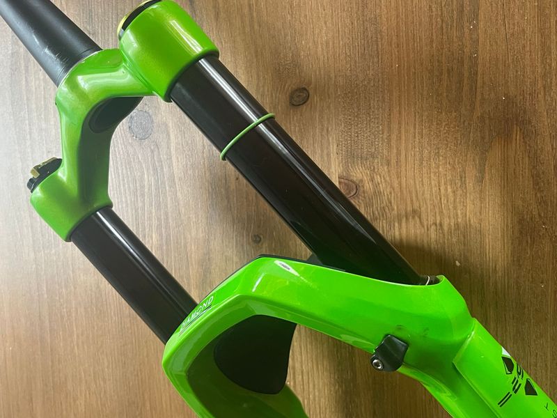Used Dvo Diamond D35 Fork 2020 bike — image 2 of 7